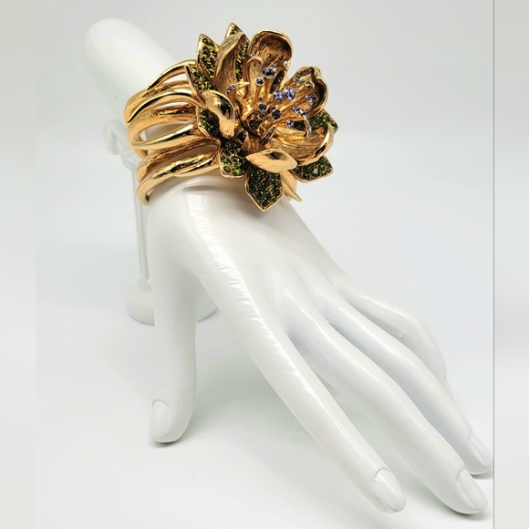 Roberto Cavalli RARE HEAVY Swarovski Crystal Flower Statement Cuff Bracelet - Picture 5 of 12